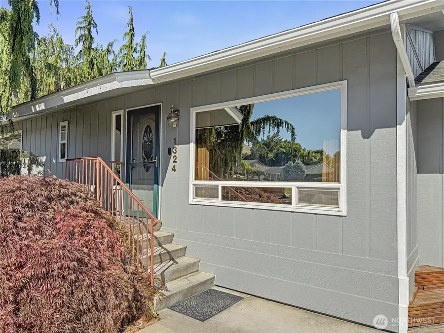 1324 Seneca Street, Wenatchee, WA 98801 - #2