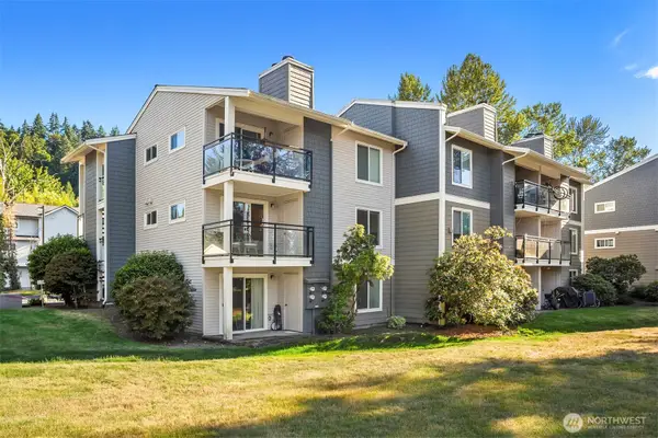 10822 E Riverside Drive #C203, Bothell, WA 98011