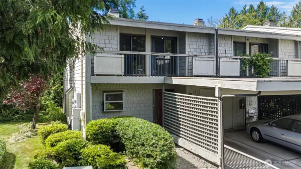 22703 Lakeview Drive #E1, Mountlake Terrace, WA 98043