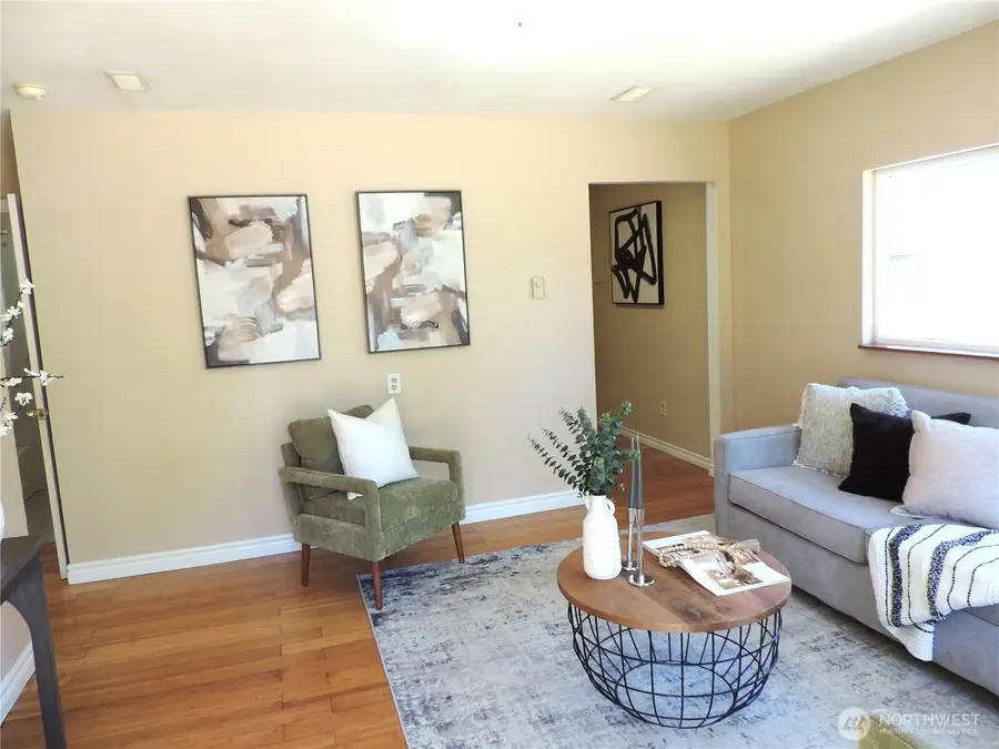 10233 10th Avenue Sw, Seattle, WA 98146 - #3