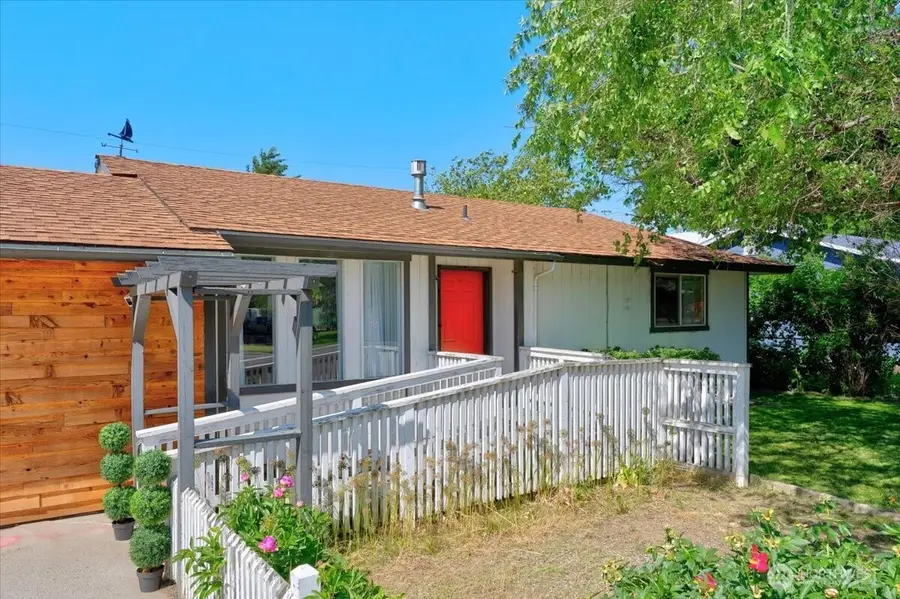 206 Maxwell Street, Davenport, WA 99122 - #3