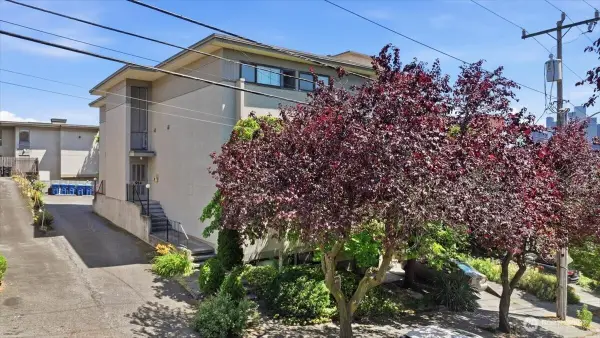 914 6th Avenue N #201, Seattle, WA 98109