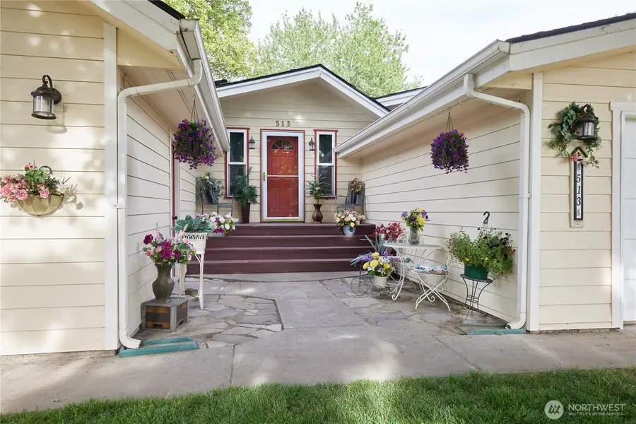 513 SE Highland Park Drive, College Place, WA 99324 - #2