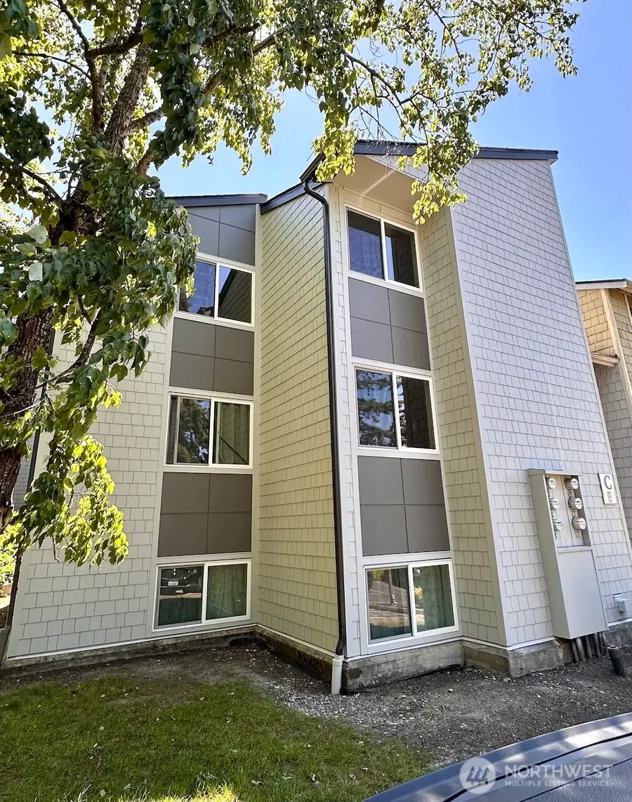 2020 Grant Avenue S #C301, Renton, WA 98055 - #2