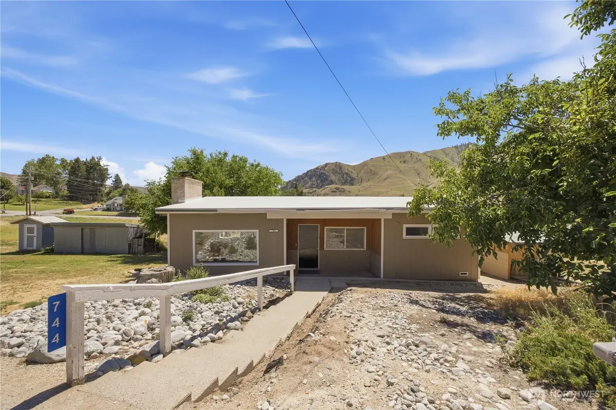 744 Riverview Cemetery Road, Chelan, WA 98816 - #1