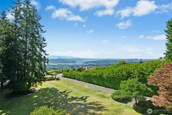 4736 Somerset Avenue Se, Bellevue, WA 98006