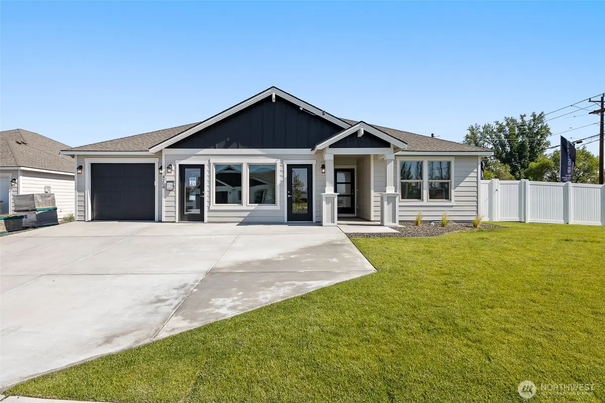 4208 W Sandy Ct, Moses Lake, WA 98837 - #1