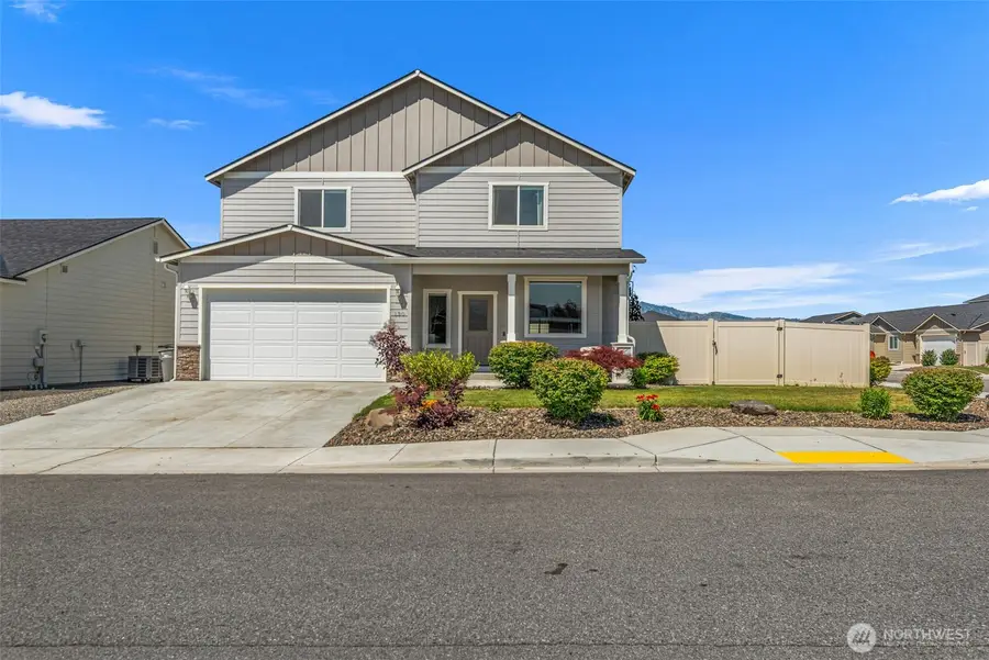 130 S Mystical Avenue, East Wenatchee, WA 98802 - #2