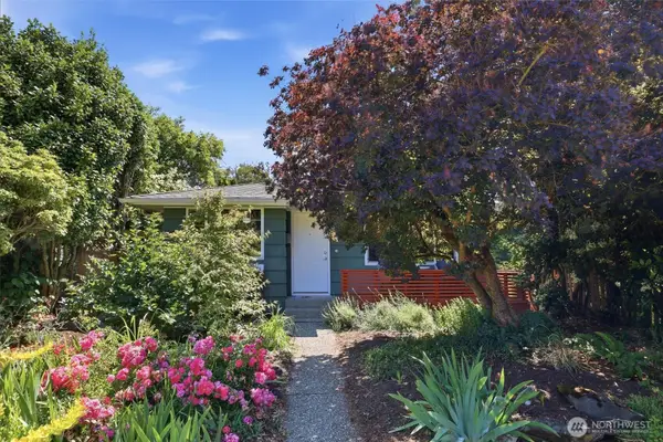 7752 17th Avenue Sw, Seattle, WA 98106