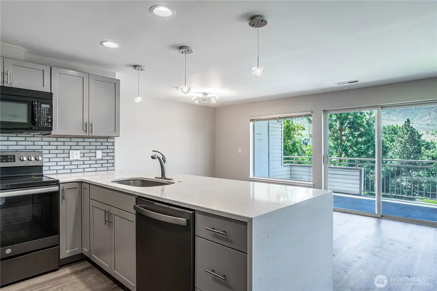 808 W Manson Highway #B202, Chelan, WA 98816 - #2