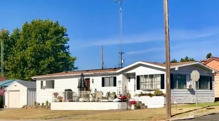 402 W 6th Avenue, Ritzville, WA 99169 - #1