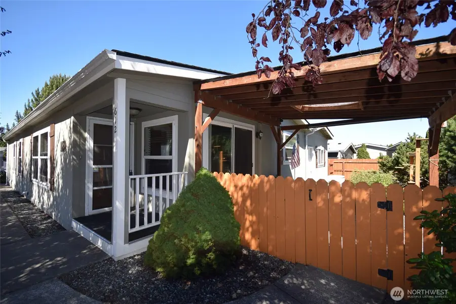 612 N Seventh Avenue, Sequim, WA 98382 - #2