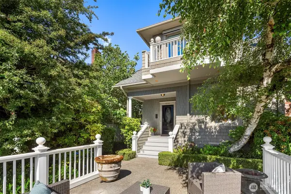 1906 10th Avenue E, Seattle, WA 98102