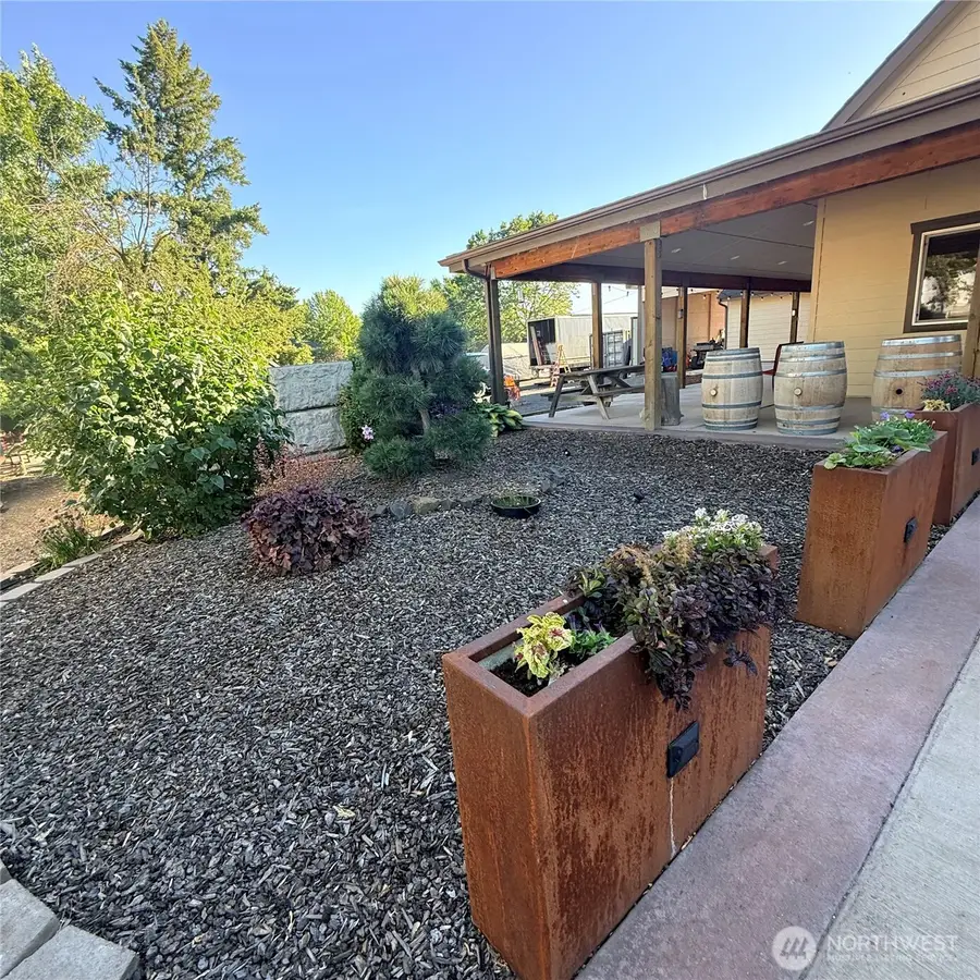 209 S B Street, Prescott, WA 99348 - #3
