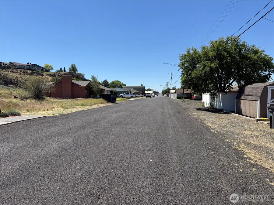 706 E 2nd Avenue, Odessa, WA 99159 - #3