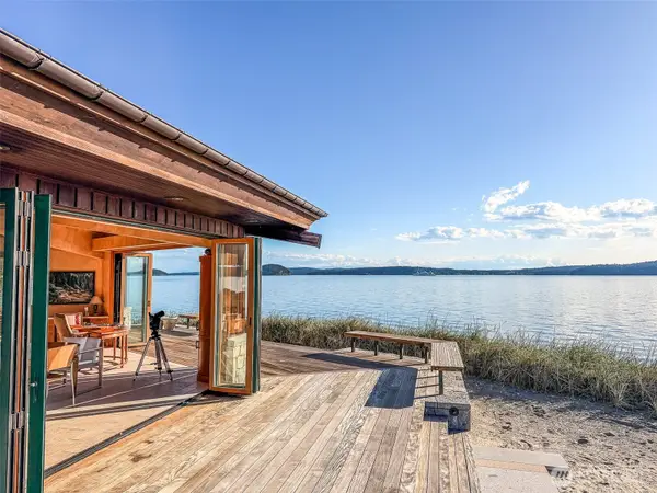 450 Eagle Bay Road, Blakely Island, WA 98222