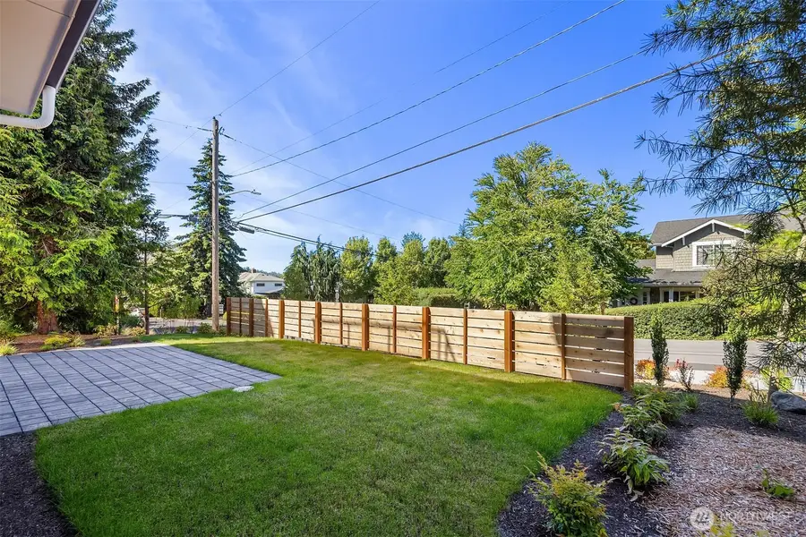 547 16th Avenue W, Kirkland, WA 98033 - #3