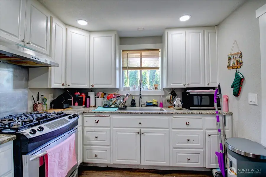 3312 E College Way, Mount Vernon, WA 98273 - #2