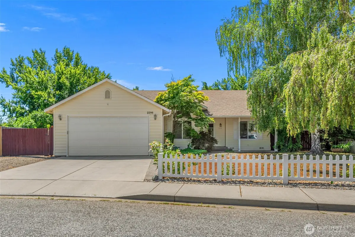 2299 E Veedol Drive, East Wenatchee, WA 98802 - #1