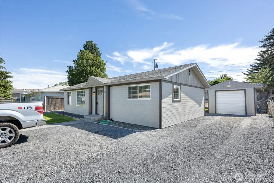 1545 Mary Street, Moses Lake, WA 98837 - #2