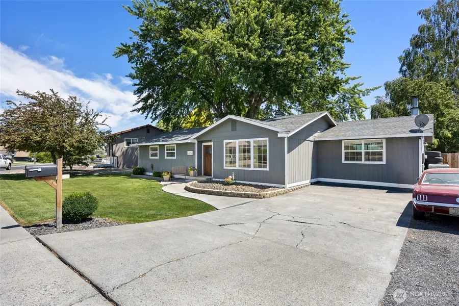1503 S Lakeway Drive, Moses Lake, WA 98837 - #2
