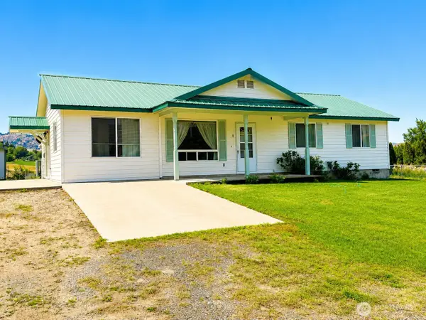 8 Orchard Loop S., Tonasket, WA 98855
