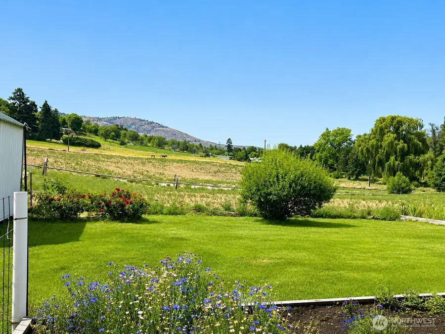8 Orchard Loop S., Tonasket, WA 98855 - #2