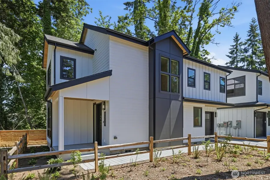 9016 124th Lane Ne, Kirkland, WA 98033 - #2