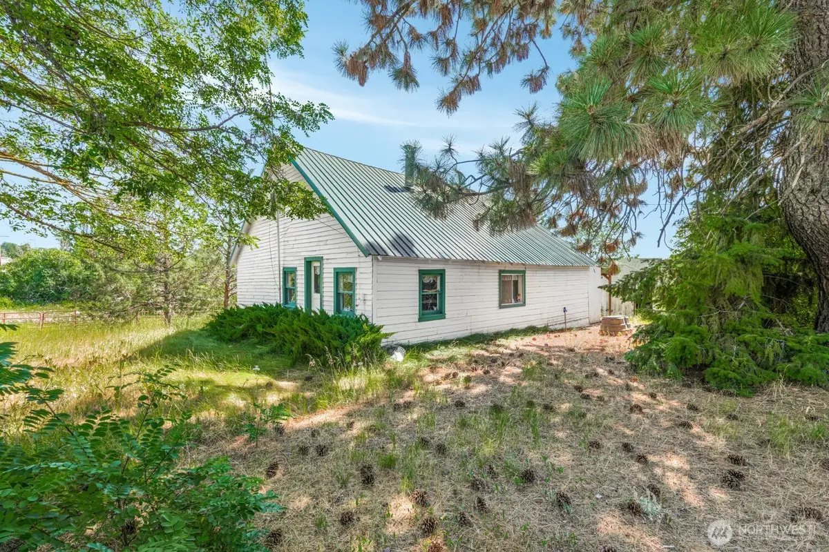 3220 Bickleton Highway, Roosevelt, WA 99356 - #1