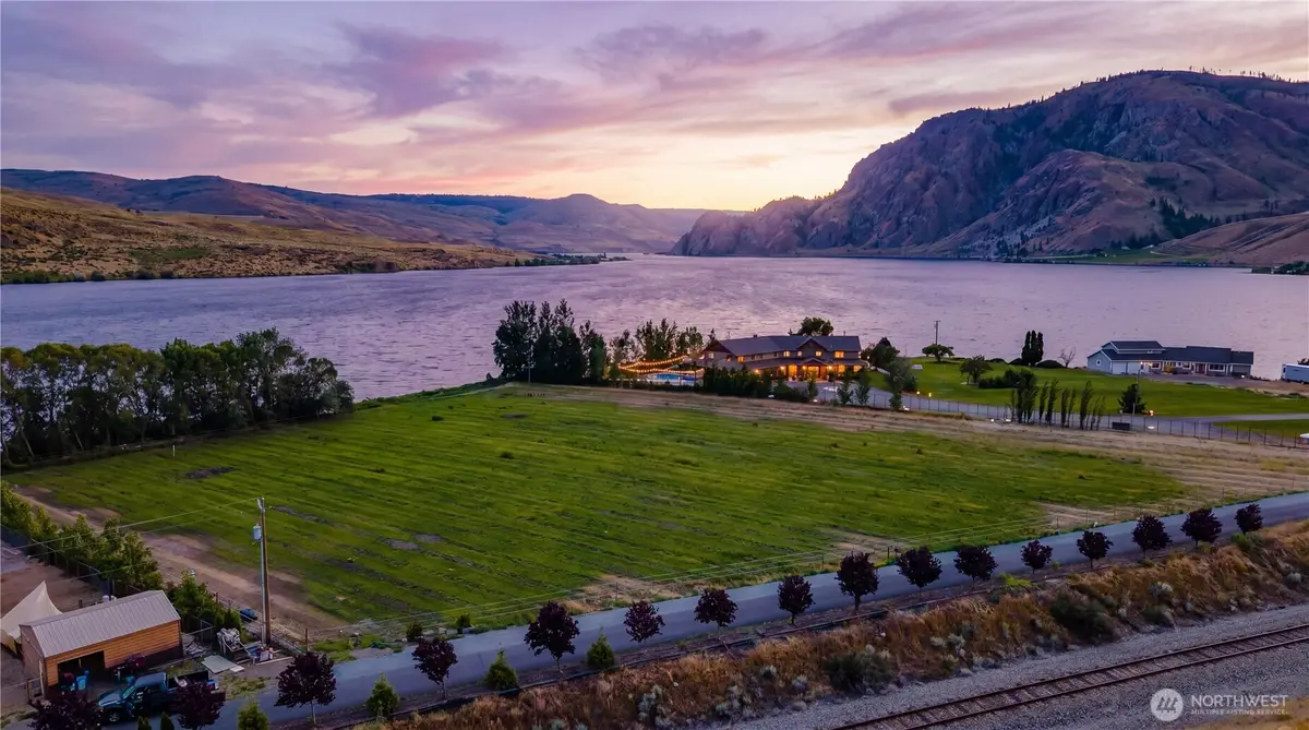 1 Stennes Drive #1, Pateros, WA 98846 - #1