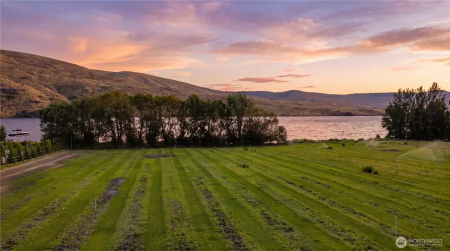 1 Stennes Drive #1, Pateros, WA 98846 - #2