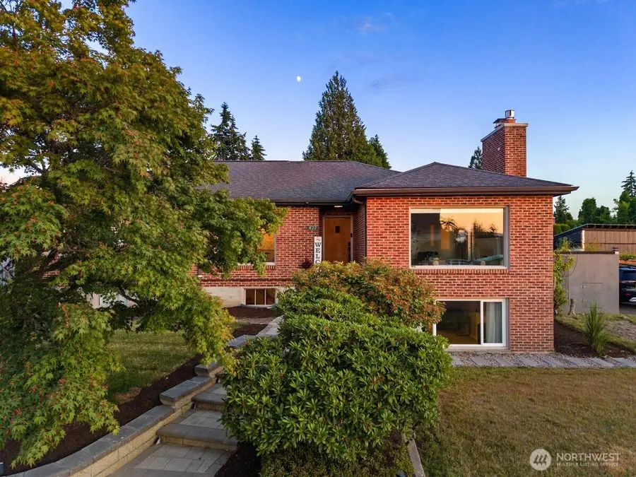422 Crown Drive, Everett, WA 98203 - #2