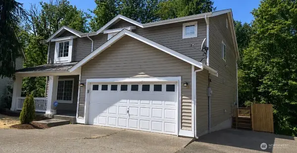 9525 S 221st Place, Kent, WA 98031