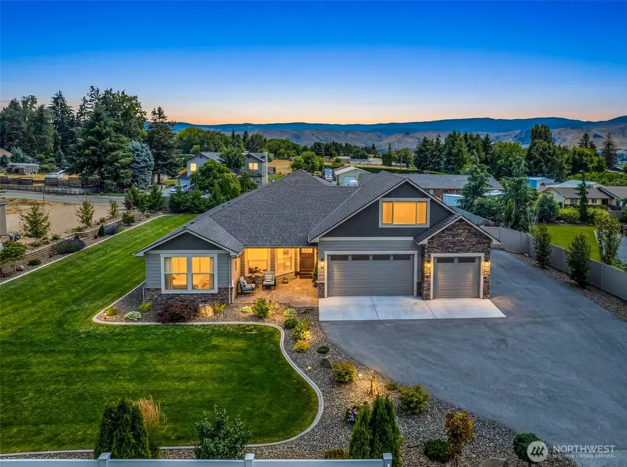 2777 NW Arlenes Court, East Wenatchee, WA 98802 - #2