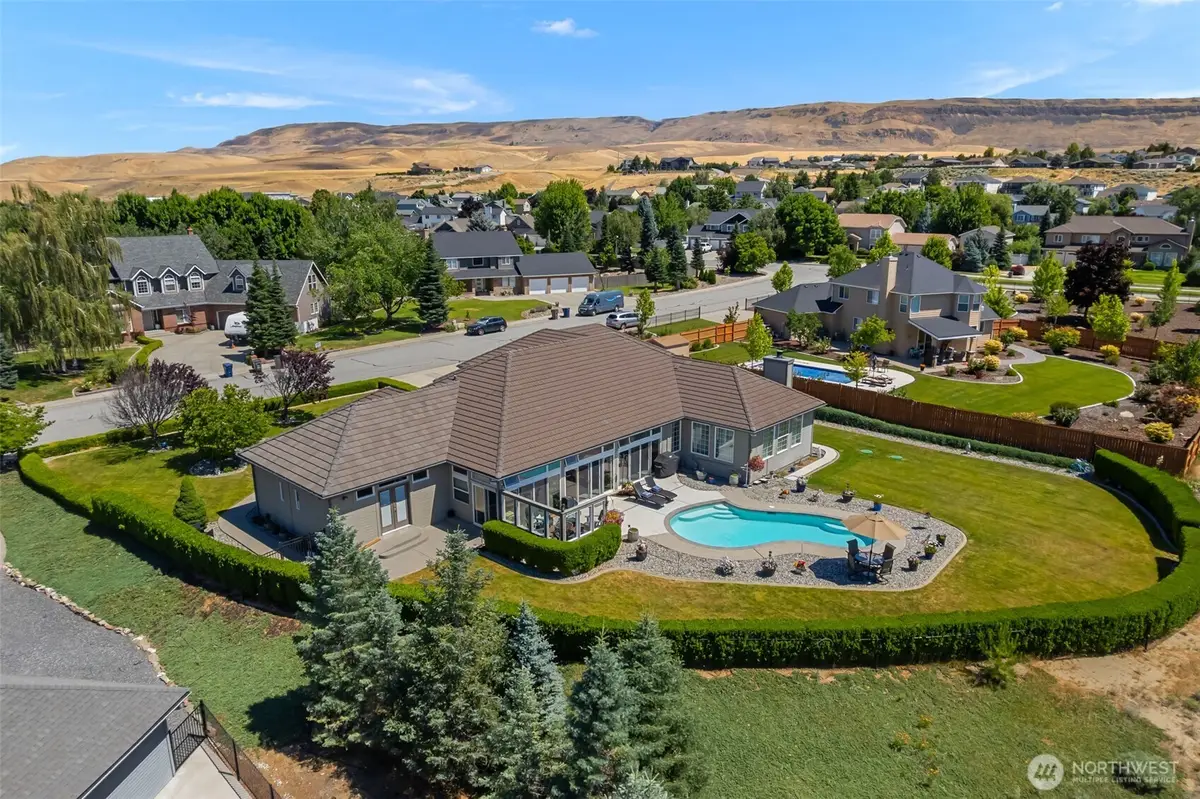 2286 Grand Avenue, East Wenatchee, WA 98802 - #1