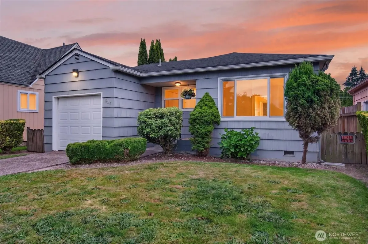 306 Douglas Street, Longview, WA 98632 - #1