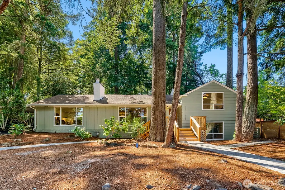 16051 21st Avenue Sw, Burien, WA 98166 - #1