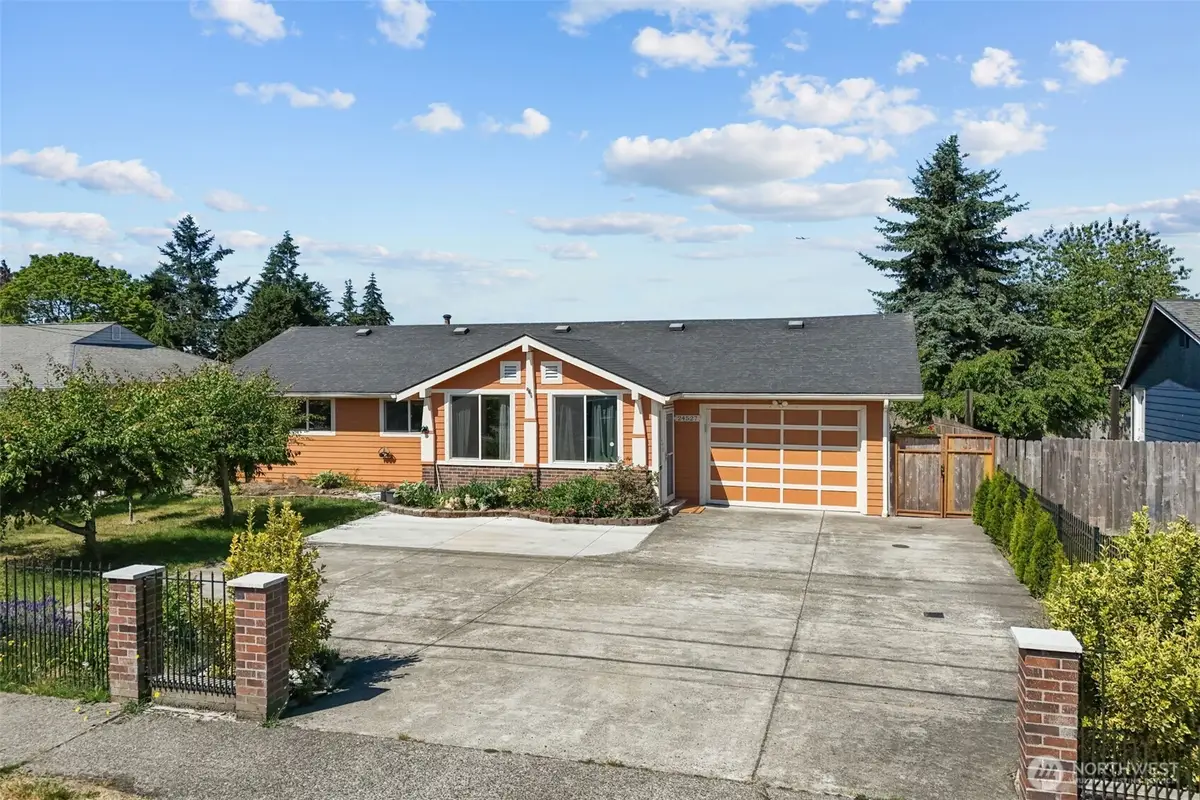 24527 36th Avenue S, Kent, WA 98032 - #1