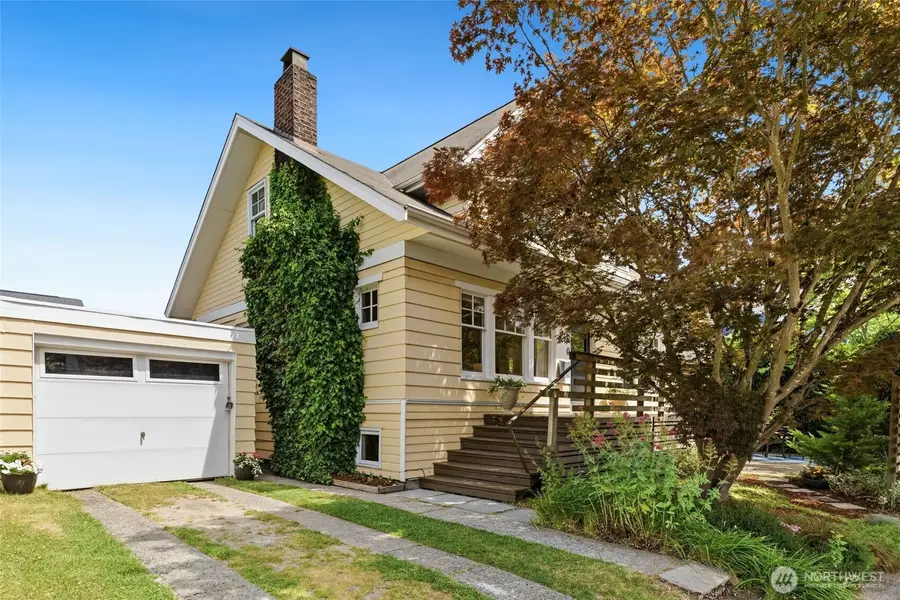 360 Howe Street, Seattle, WA 98109 - #2