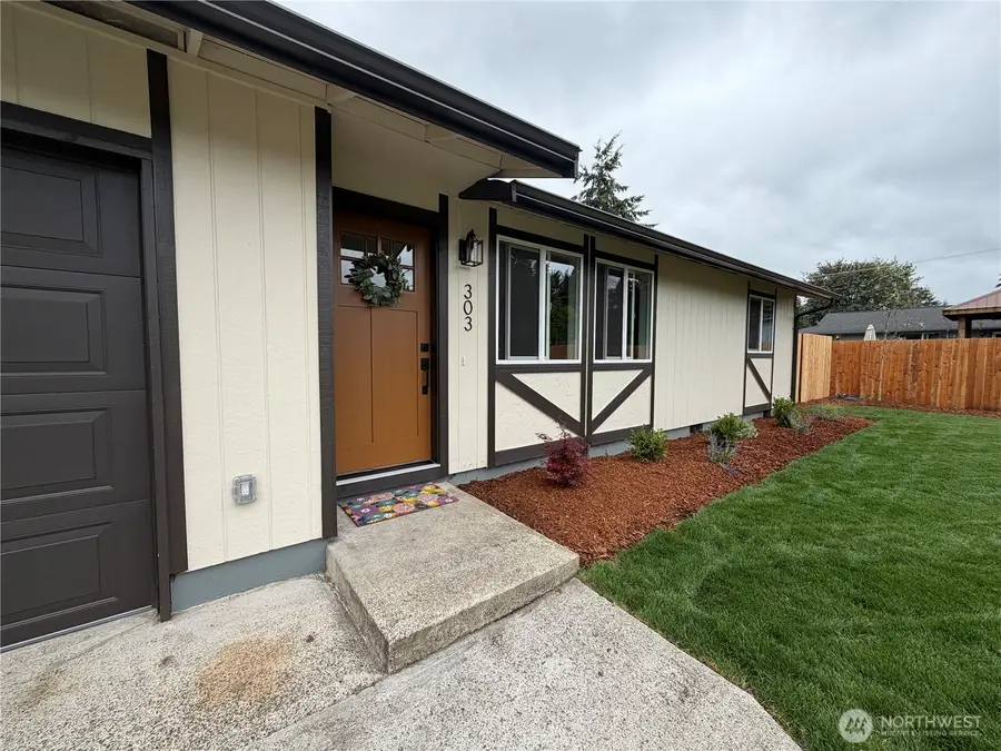 303 Railroad Street Sw, Yelm, WA 98597 - #2