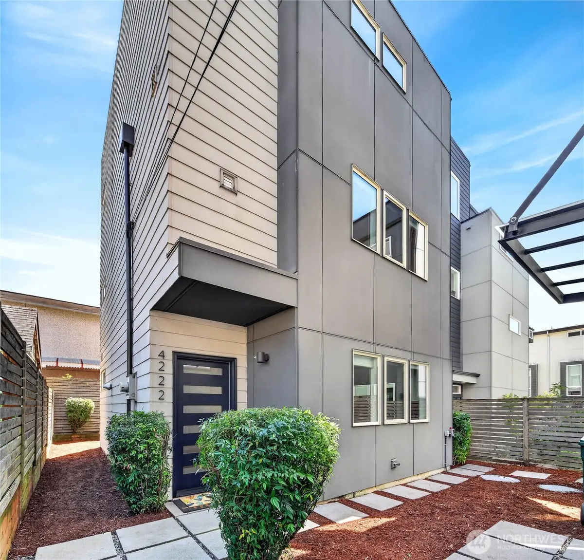 4222 Linden Avenue N, Seattle, WA 98103 - #1