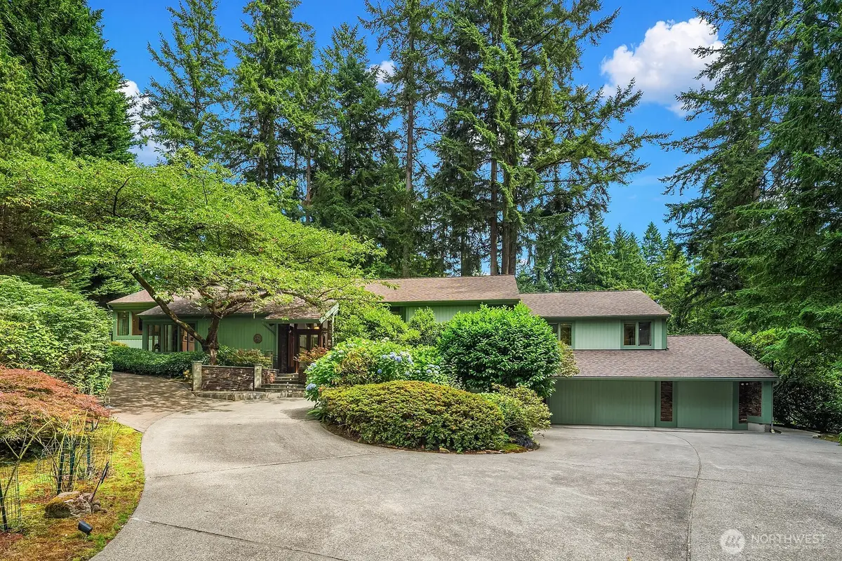 3825 132nd Avenue Ne, Bellevue, WA 98005 - #1