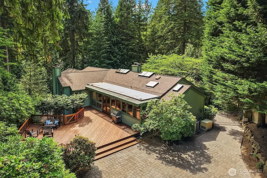 3825 132nd Avenue Ne, Bellevue, WA 98005 - #3