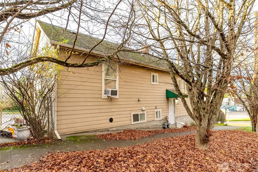 3823 Delridge Way Sw, Seattle, WA 98106 - #2