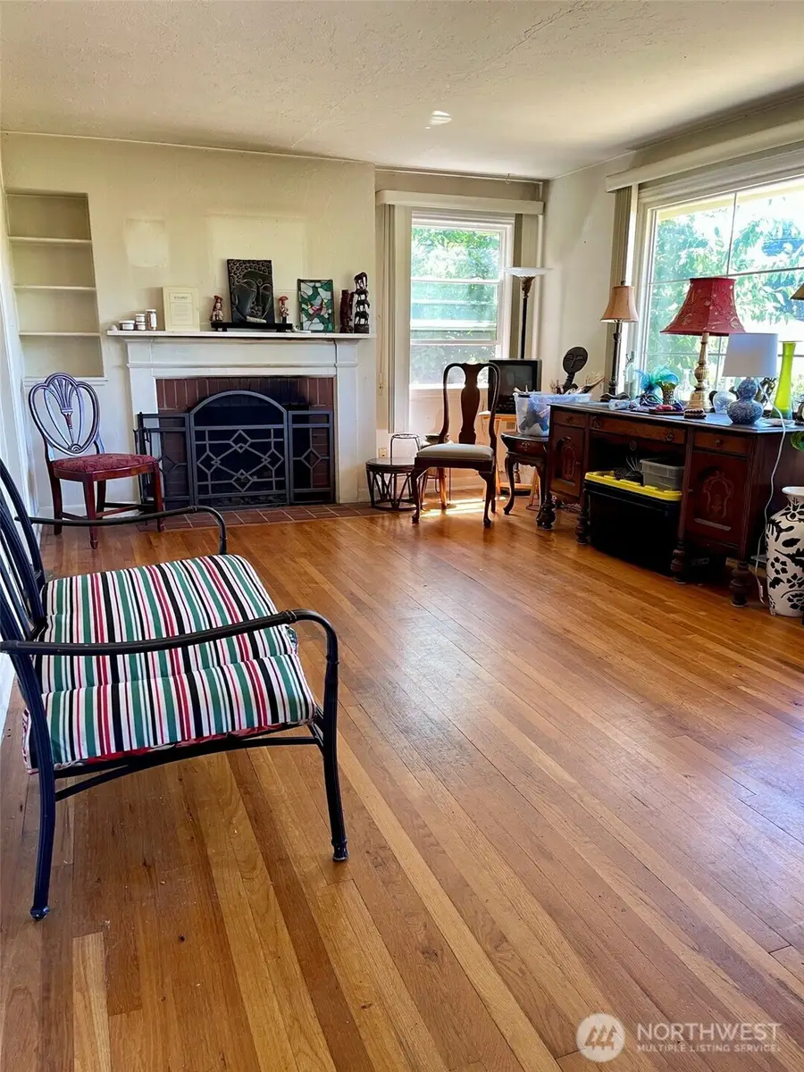 5942 37th Avenue Sw, Seattle, WA 98126 - #2