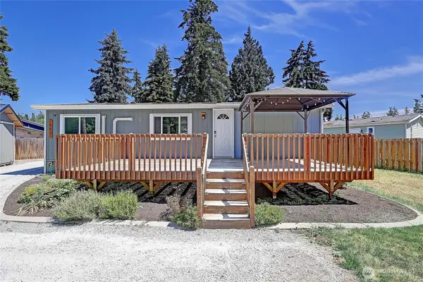 663 Chapman Road, Camano Island, WA 98282
