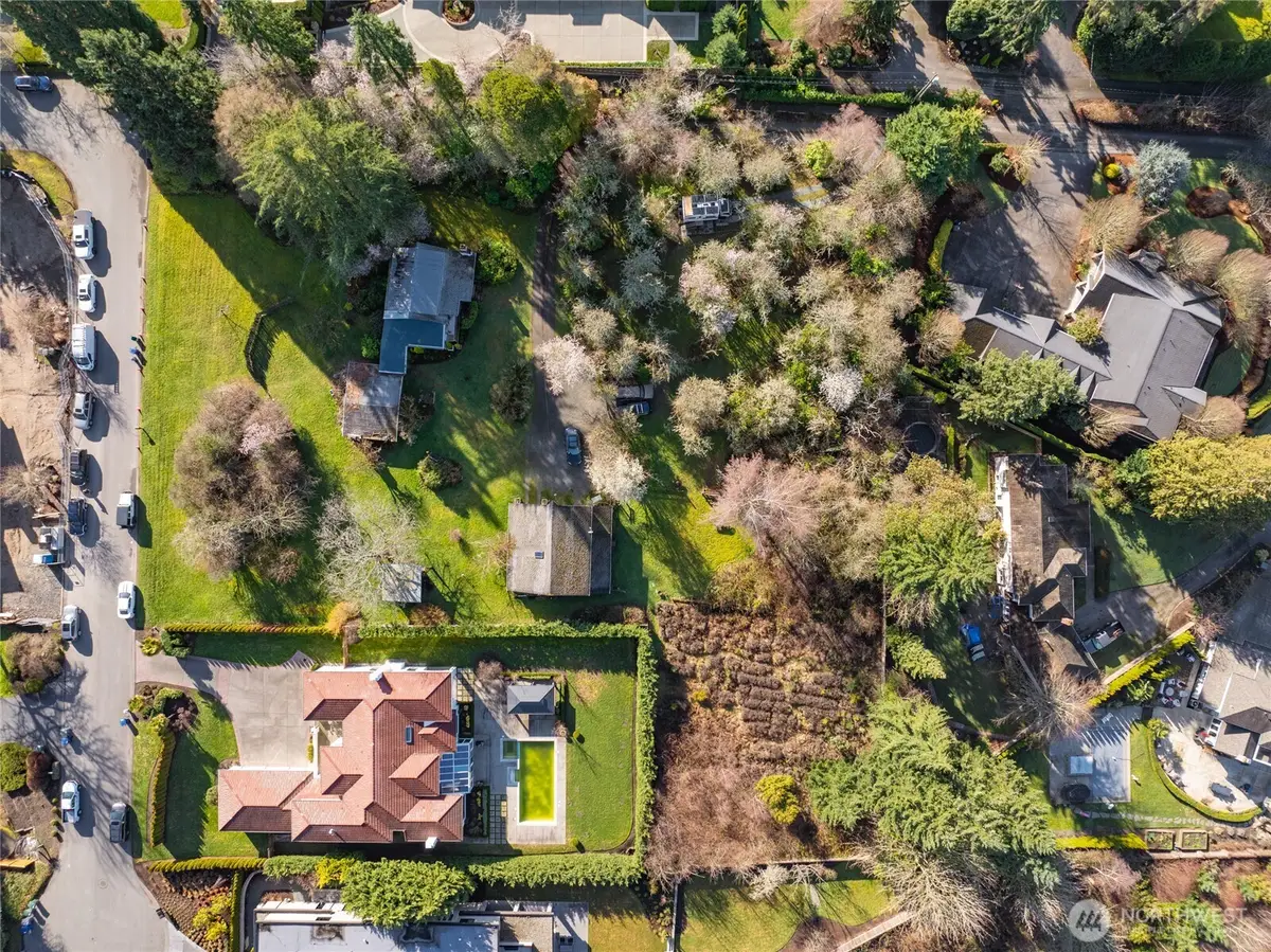 9406 NE 32nd Street, Clyde Hill, WA 98004 - #1