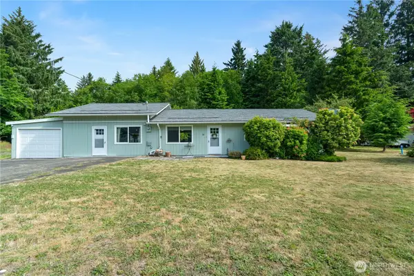 16 Harrison Street, Bay Center, WA 98527