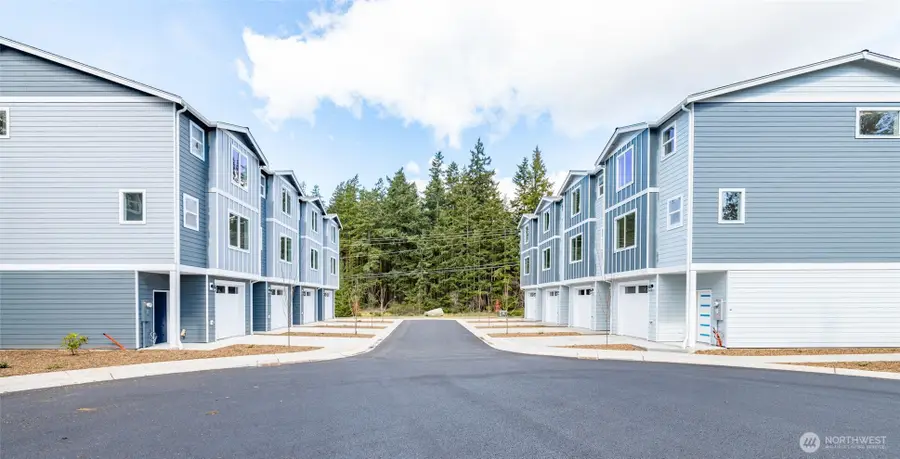 945 NW Heller Street #A1, Oak Harbor, WA 98277 - #3