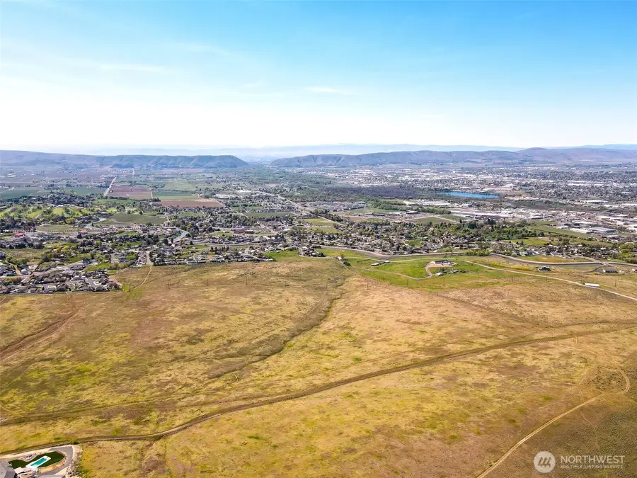 351 Kristi Lane, Yakima, WA 98901 - #2
